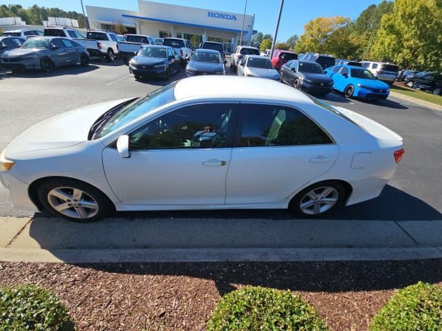 2013 Toyota Camry SE — photo 1 of 13