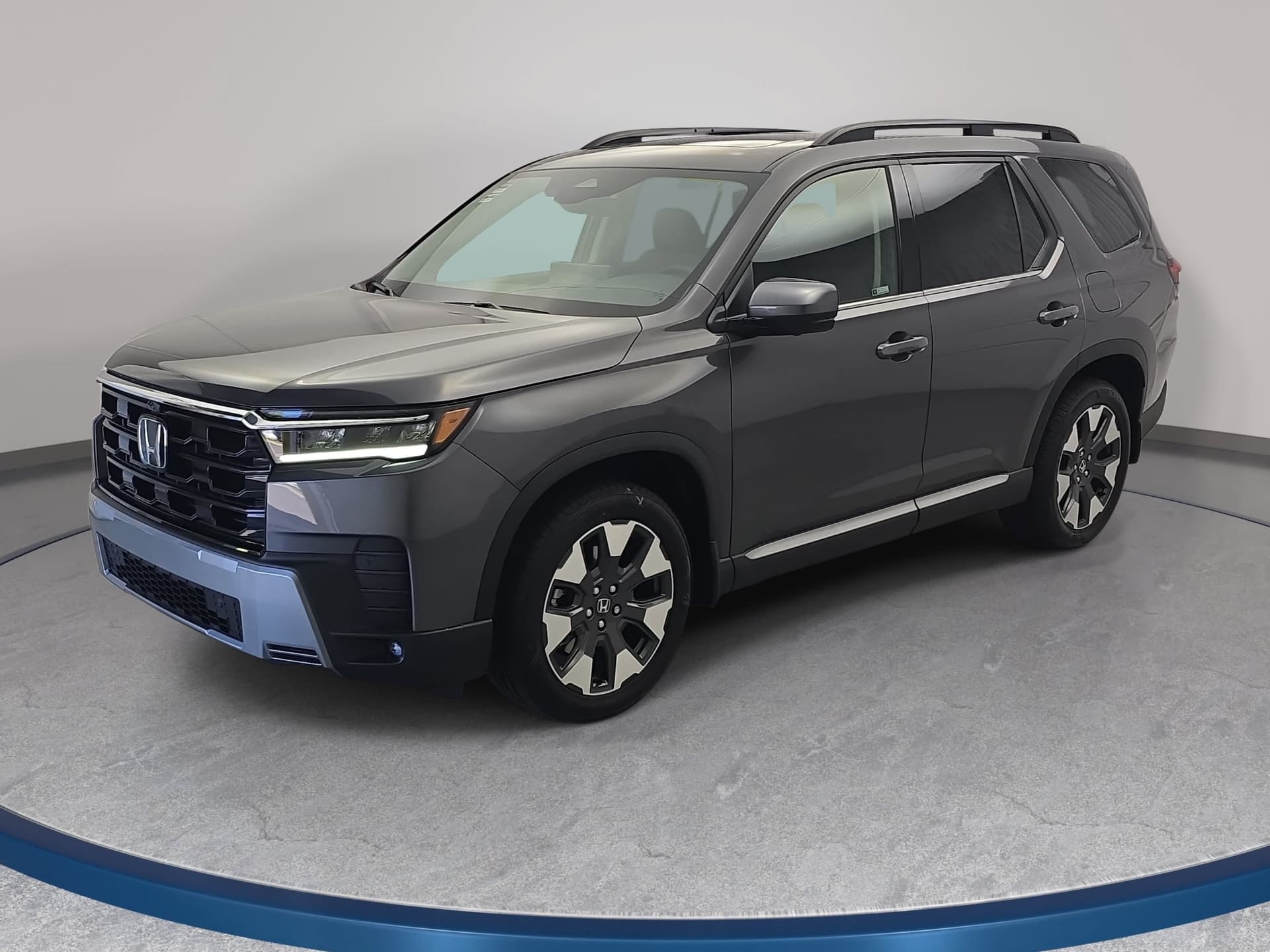 2026 Honda Pilot Touring — photo 1 of 37
