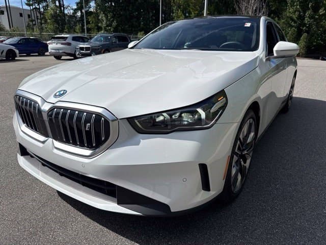 2024 BMW i5 eDrive40 — photo 1 of 16