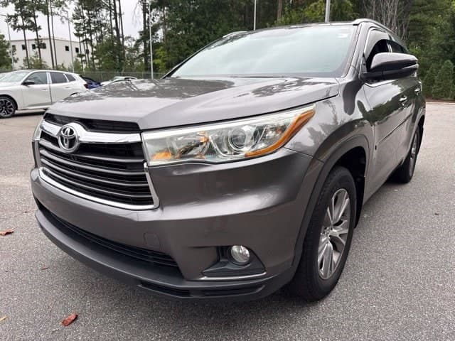 2015 Toyota Highlander XLE — photo 1 of 16