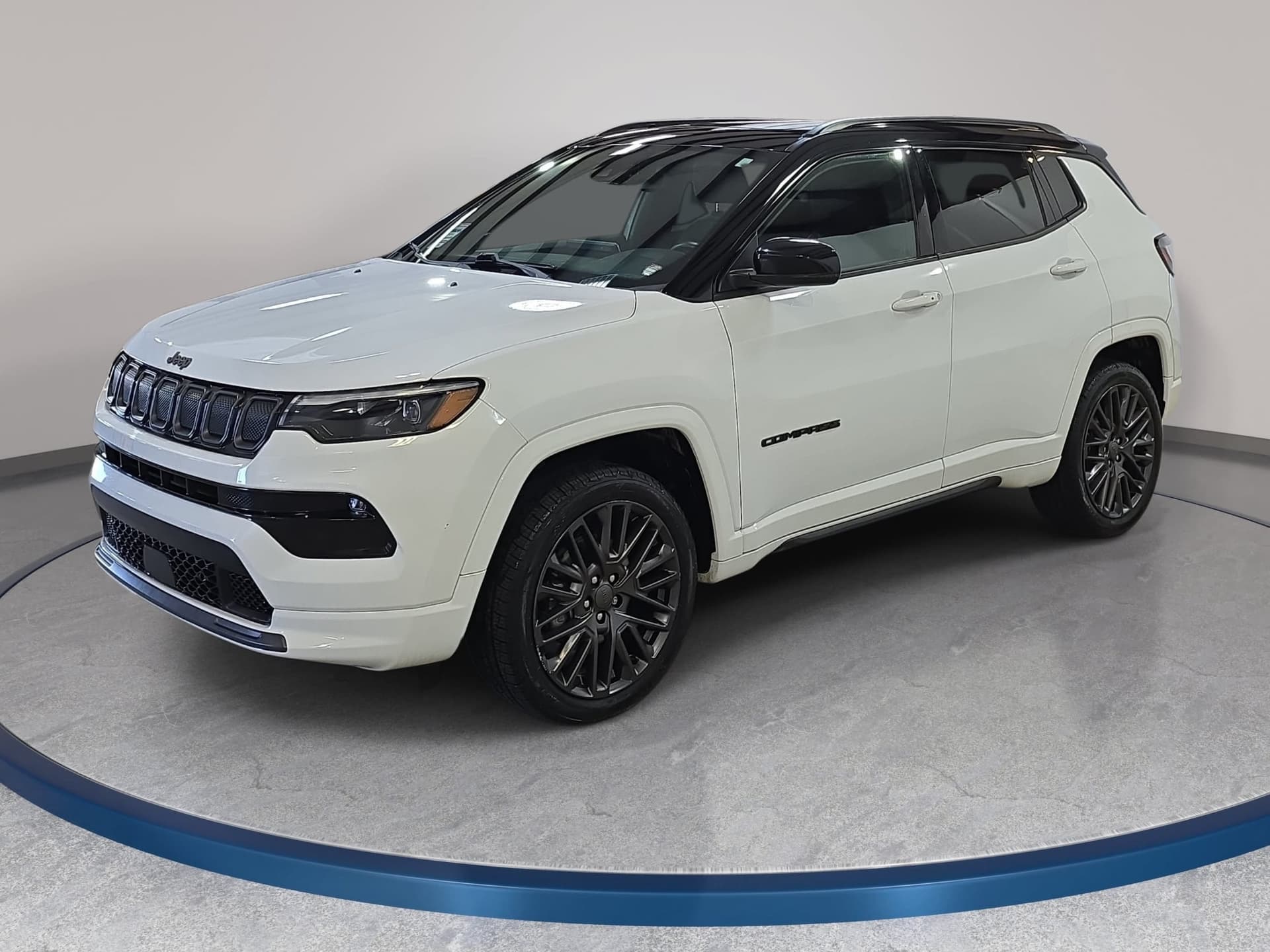 2022 Jeep Compass Limited — photo 1 of 32