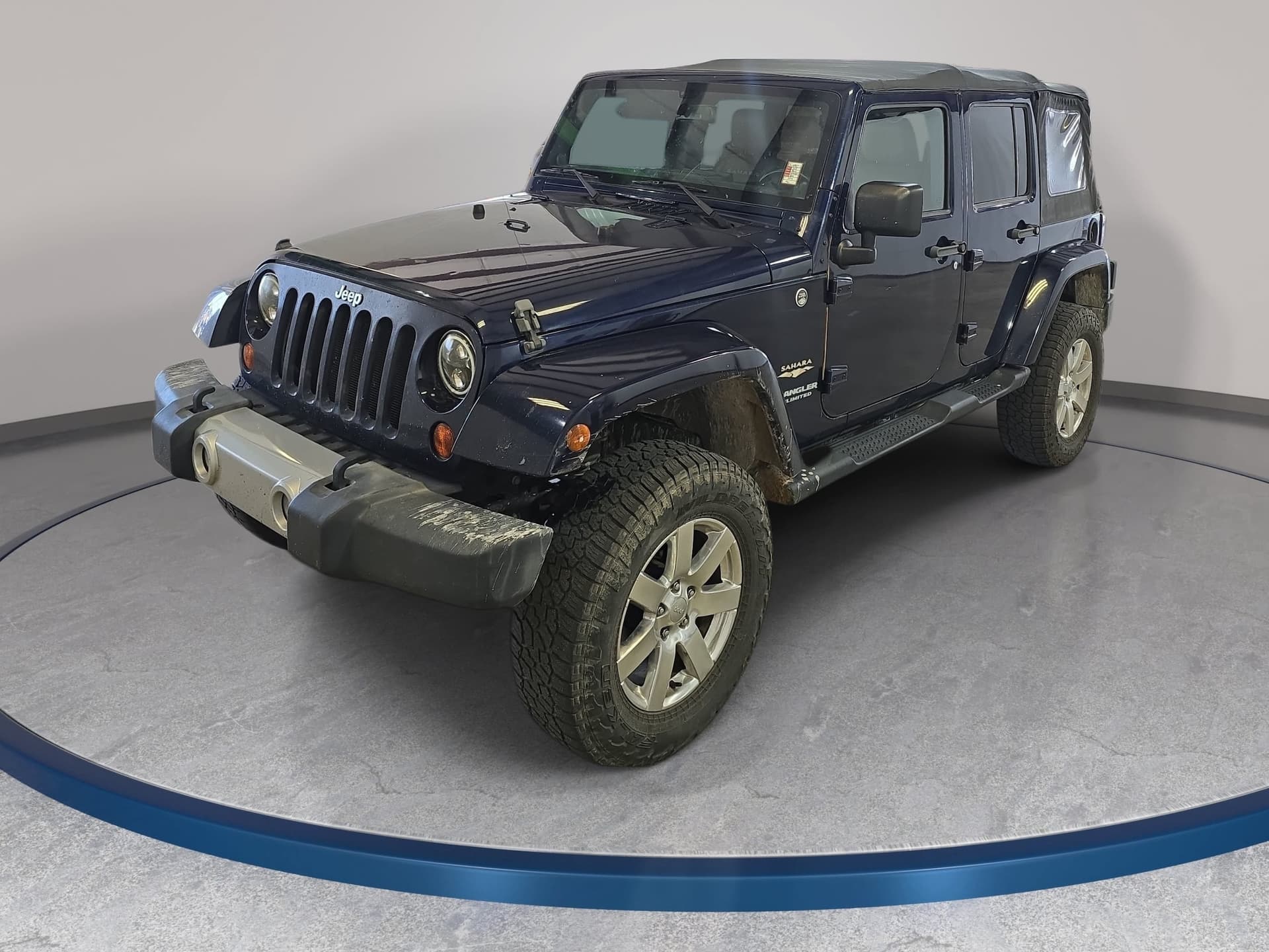 2013 Jeep Wrangler Unlimited Sahara — photo 1 of 12