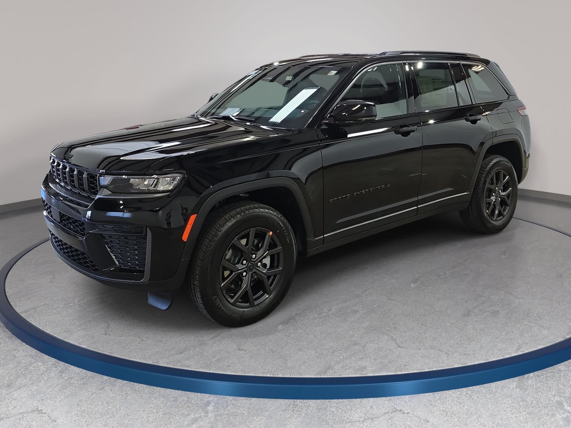 2027 Jeep Grand Cherokee Laredo Altitude — photo 1 of 41