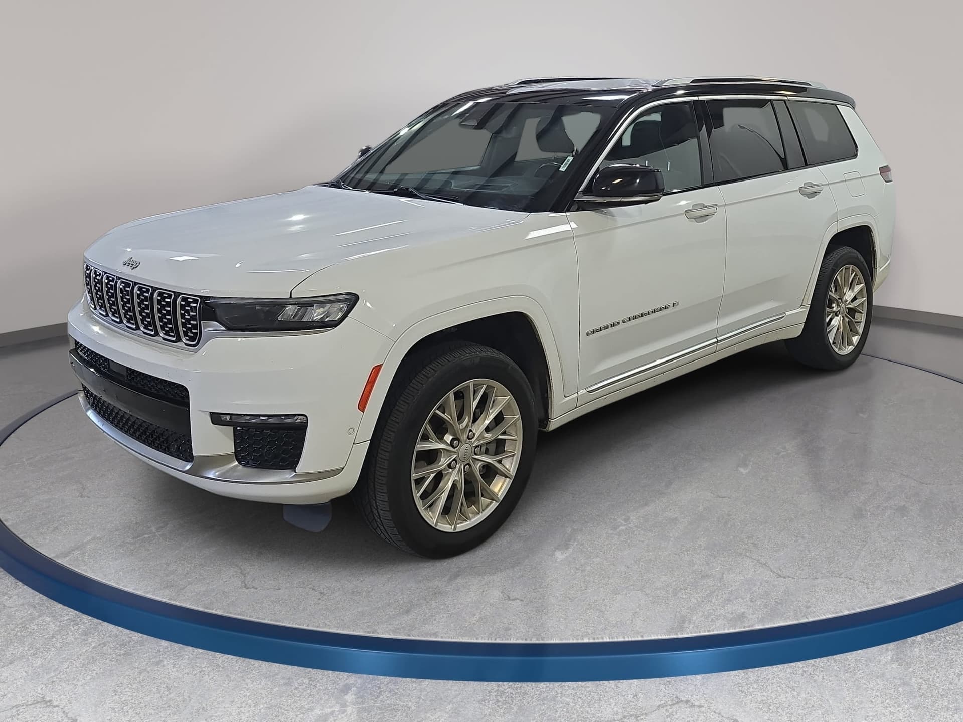 2021 Jeep Grand Cherokee L Summit — photo 1 of 12