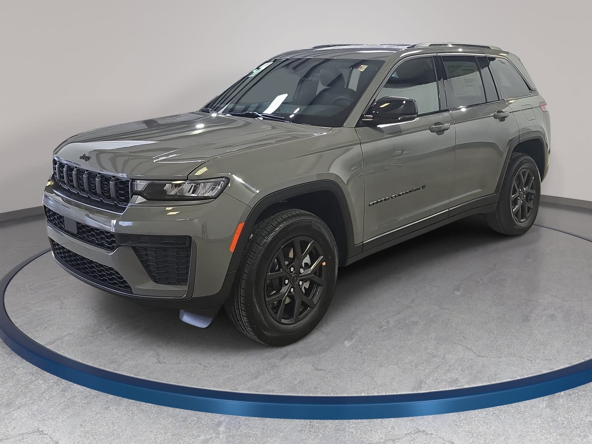 2027 Jeep Grand Cherokee Laredo Altitude — photo 1 of 47