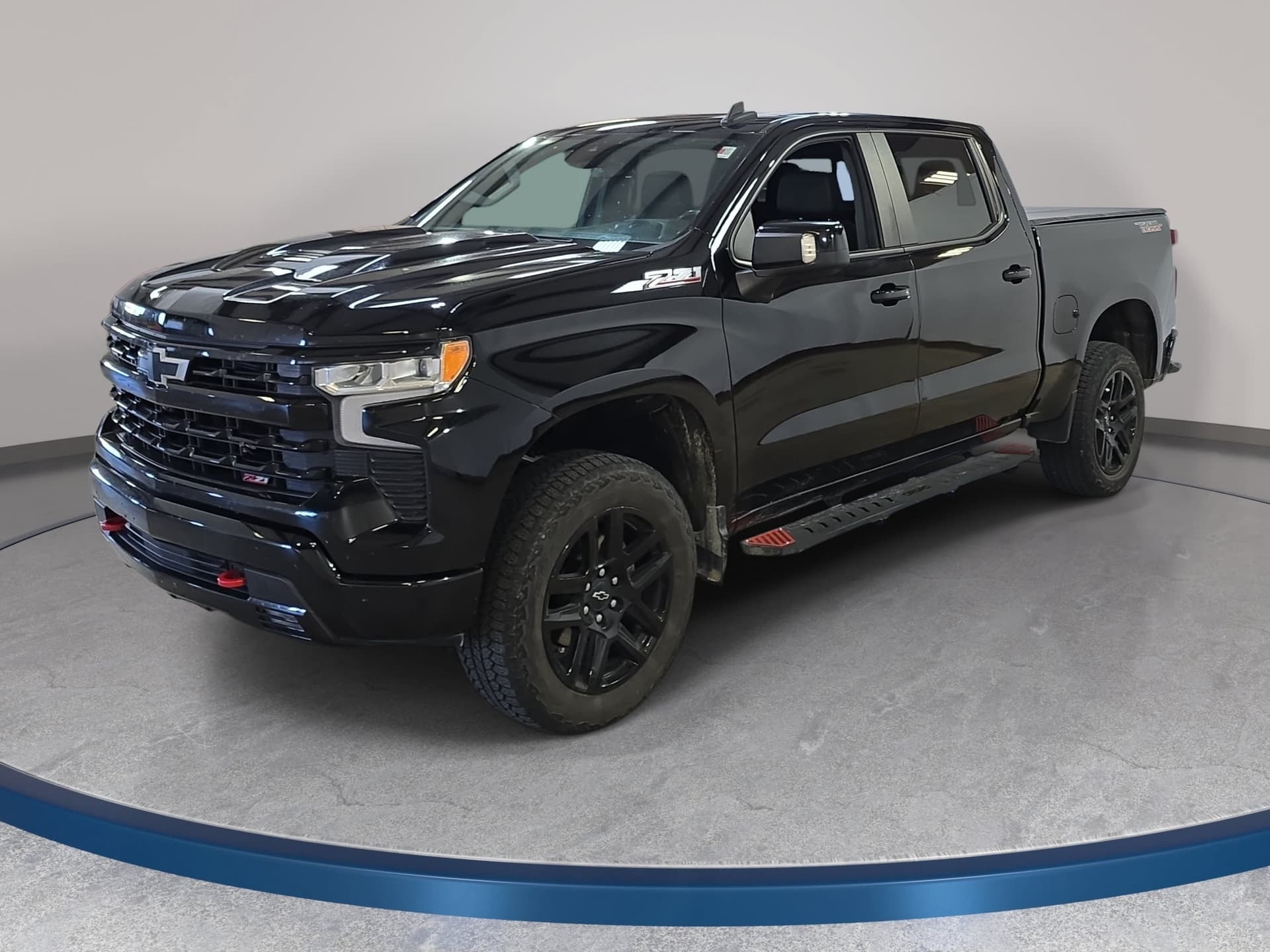 2023 Chevrolet Silverado 1500 LT Trail Boss — photo 1 of 12
