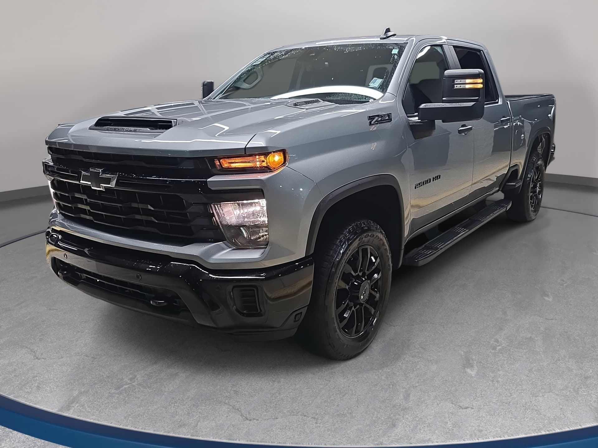 2026 Chevrolet Silverado 2500HD Custom — photo 1 of 36