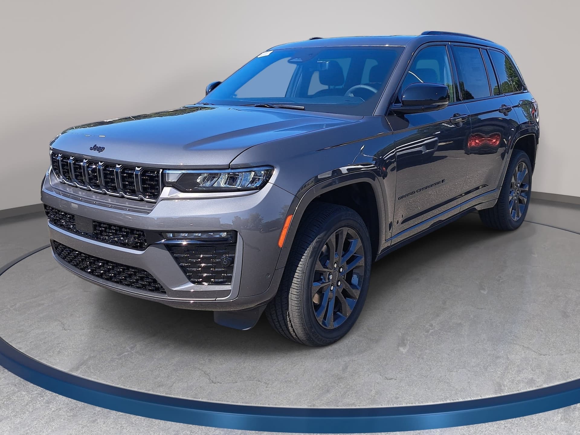 2026 Jeep Grand Cherokee Limited Reserve — photo 1 of 42