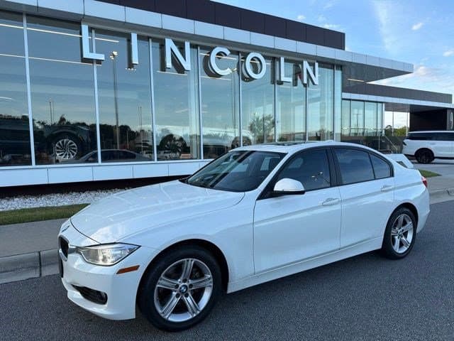 2015 BMW 3 Series 328i xDrive — photo 1 of 24