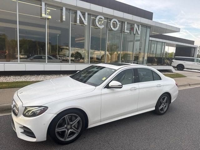 2017 Mercedes-Benz E-Class Base — photo 1 of 17