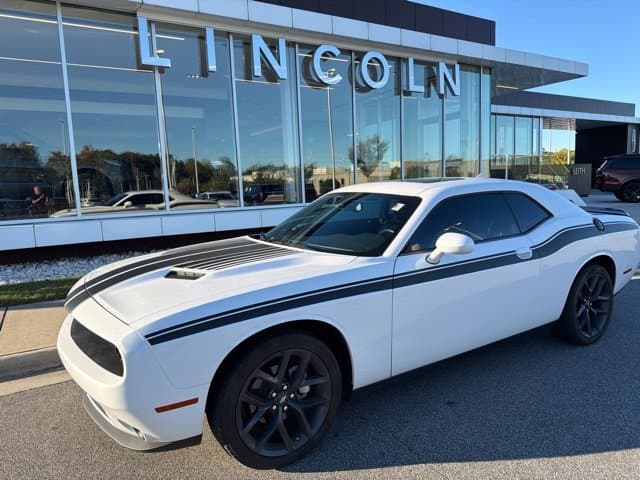 2023 Dodge Challenger SXT — photo 1 of 24