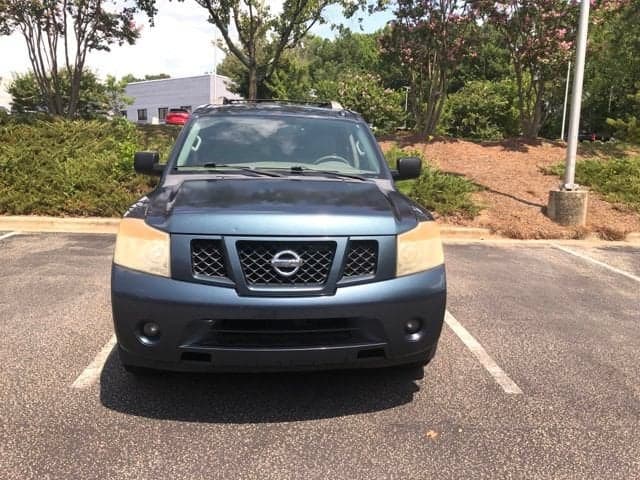 2013 Nissan Armada SV — photo 1 of 25