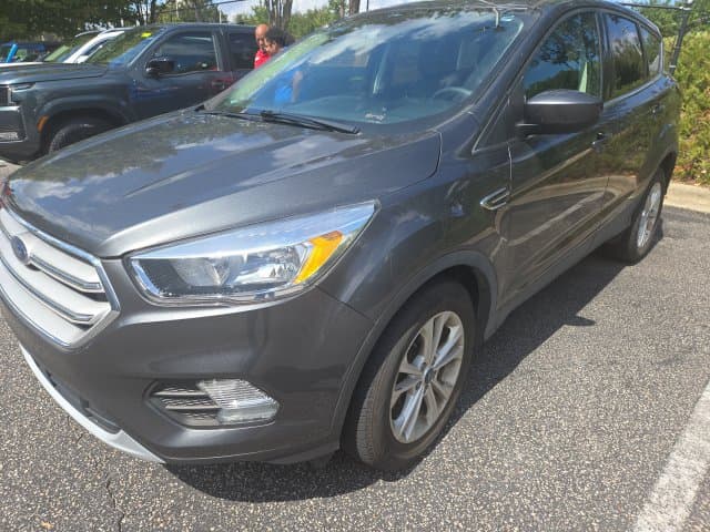 2019 Ford Escape SE — photo 1 of 23