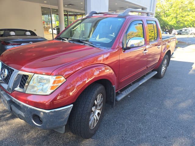 2011 Nissan Frontier SL — photo 1 of 28