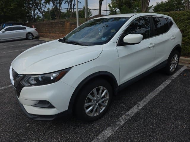 2020 Nissan Rogue Sport S — photo 1 of 17
