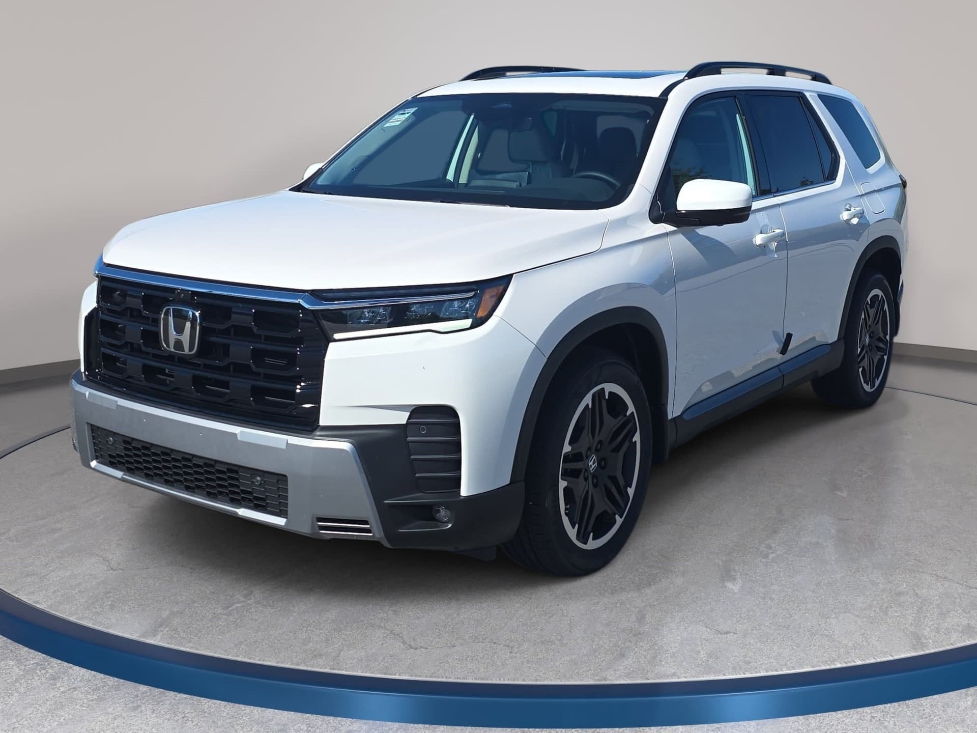 2026 Honda Pilot Touring — photo 1 of 37