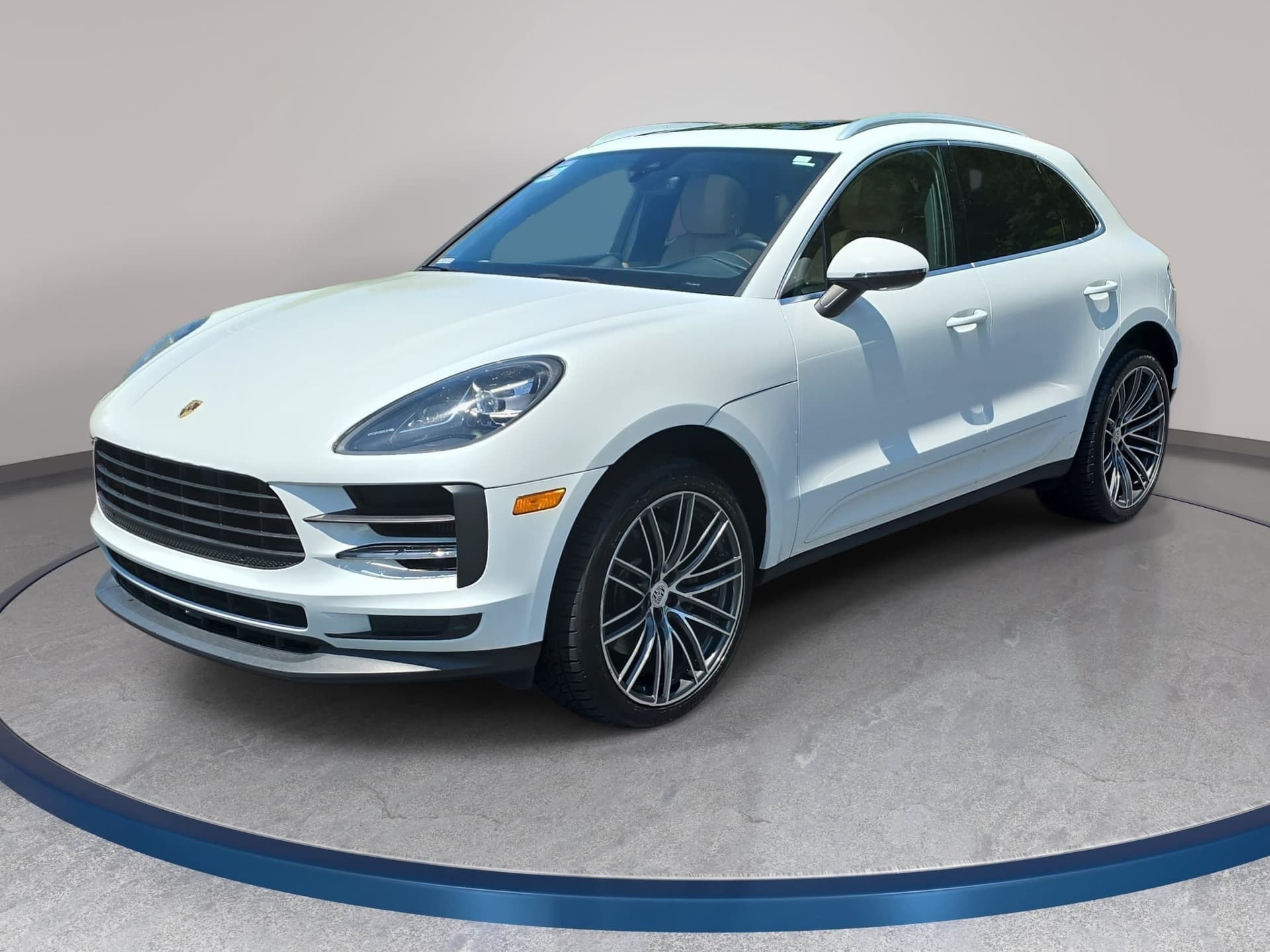 2020 Porsche Macan S — photo 1 of 36