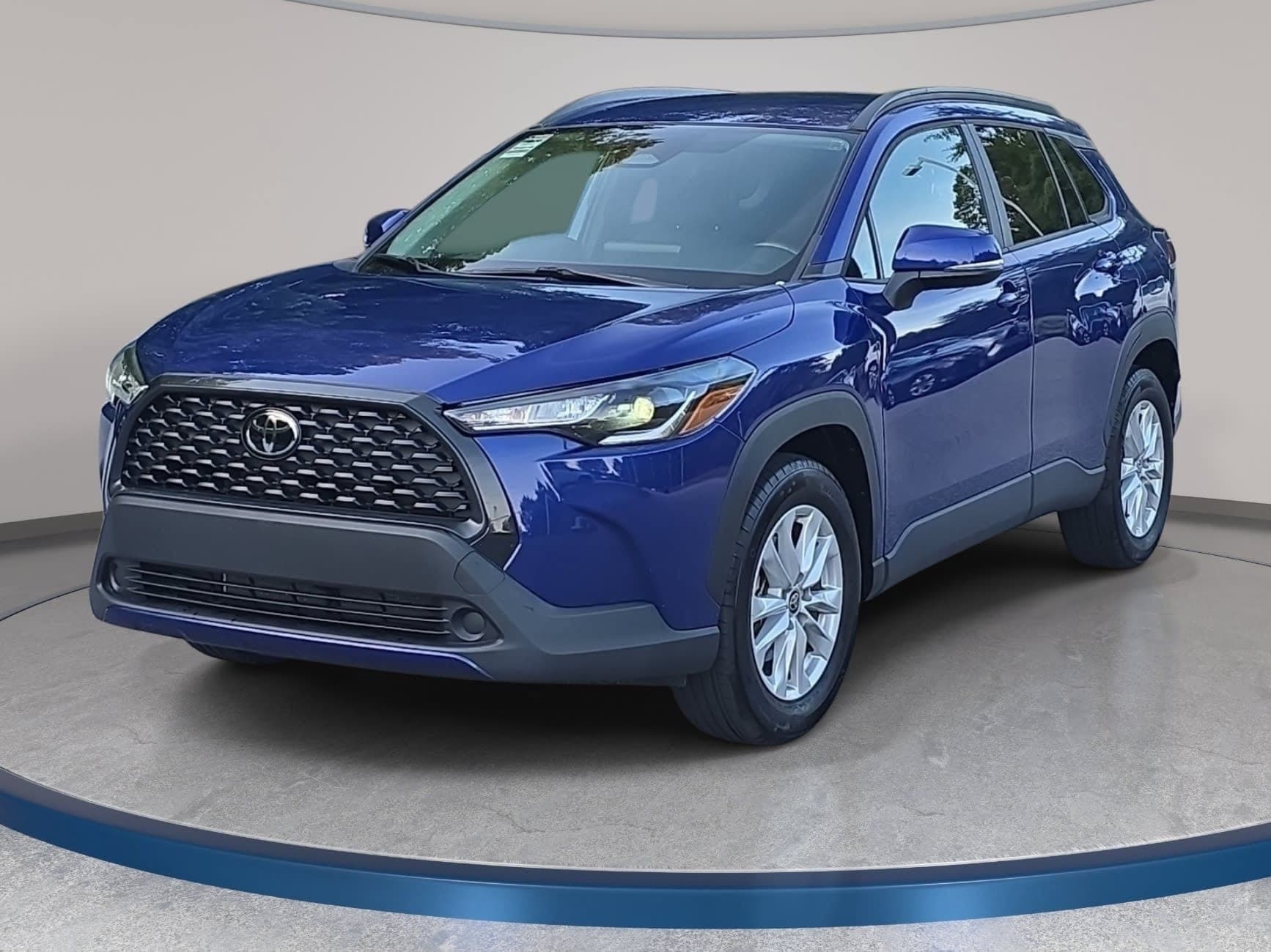 2023 Toyota Corolla Cross LE — photo 1 of 32