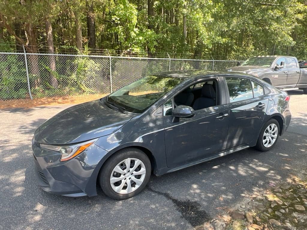 2024 Toyota Corolla LE — photo 1 of 2