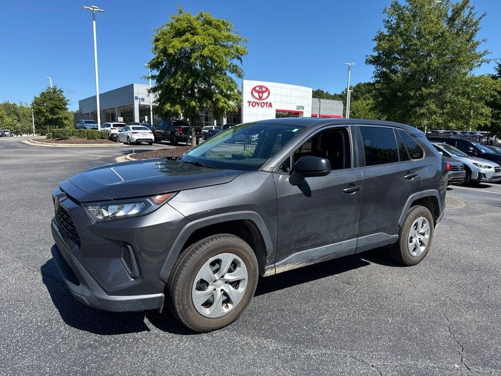 2022 Toyota RAV4 LE — photo 1 of 13