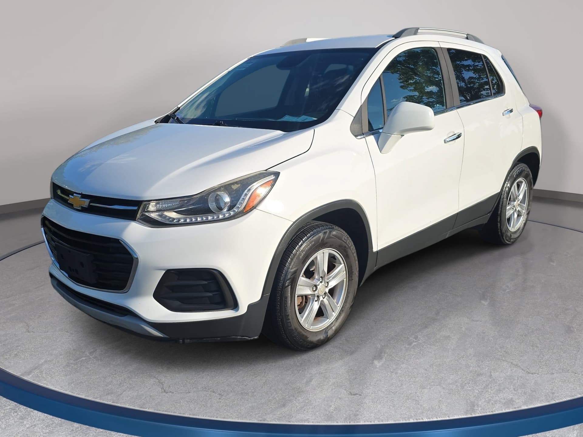 2017 Chevrolet Trax LT — photo 1 of 33