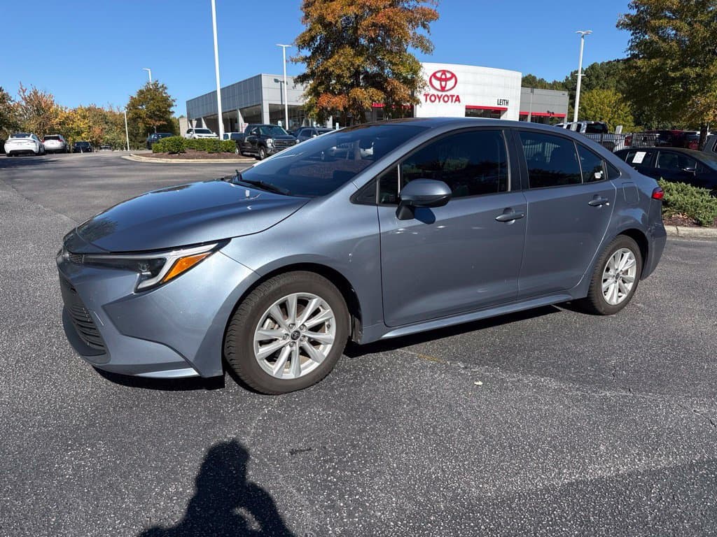 2025 Toyota Corolla Hybrid LE — photo 1 of 13