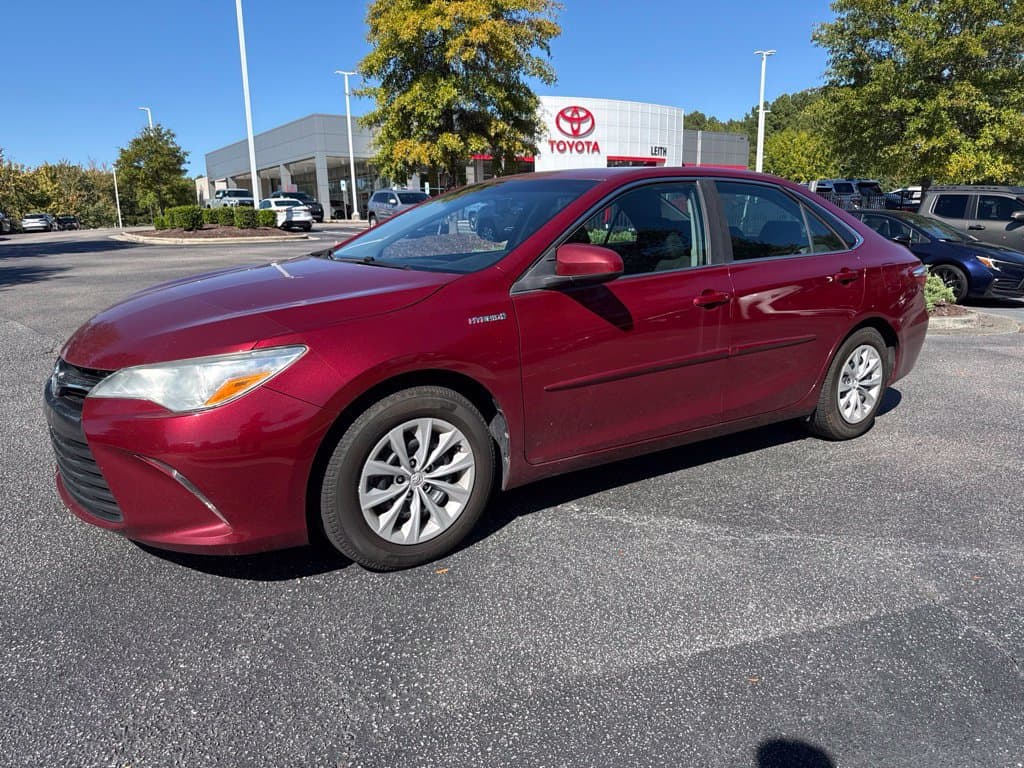 2016 Toyota Camry Hybrid LE — photo 1 of 13