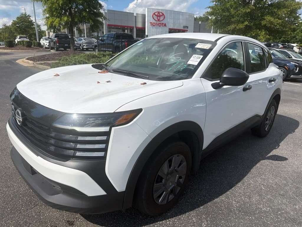 2025 Nissan Kicks S — photo 1 of 13