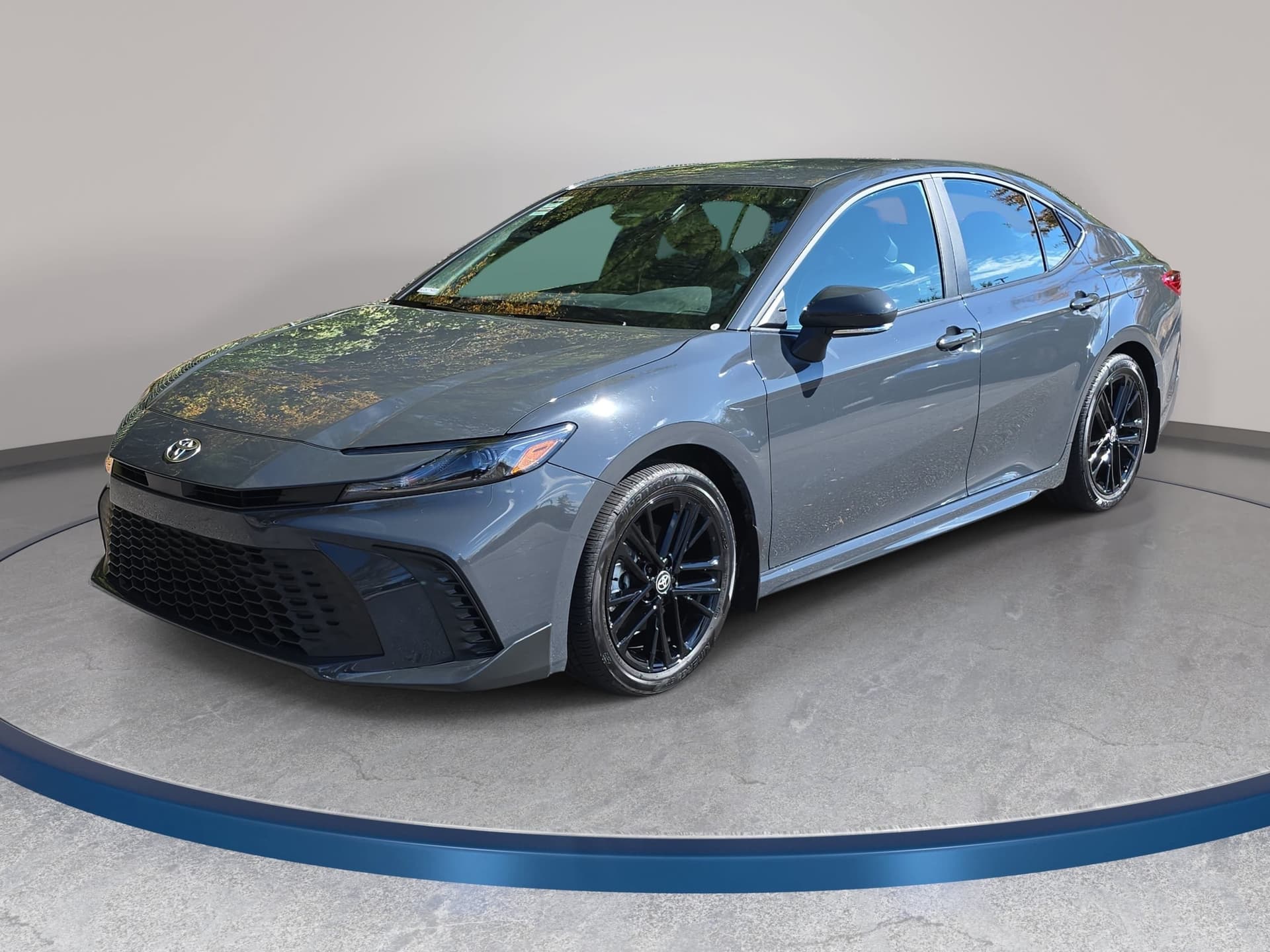2025 Toyota Camry SE — photo 1 of 41