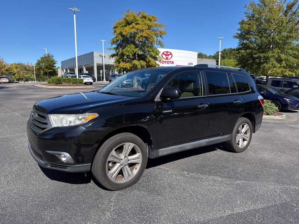 2013 Toyota Highlander Base — photo 1 of 13