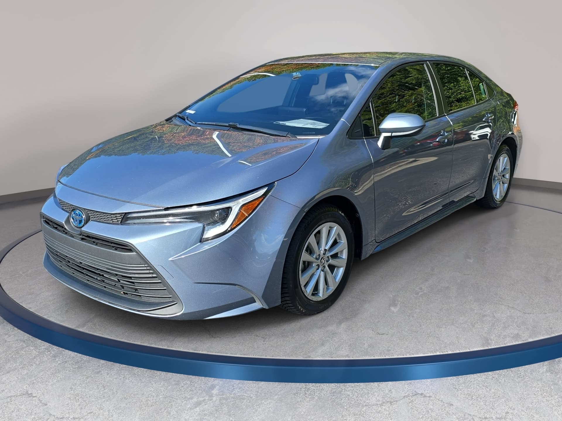 2025 Toyota Corolla Hybrid LE — photo 1 of 35