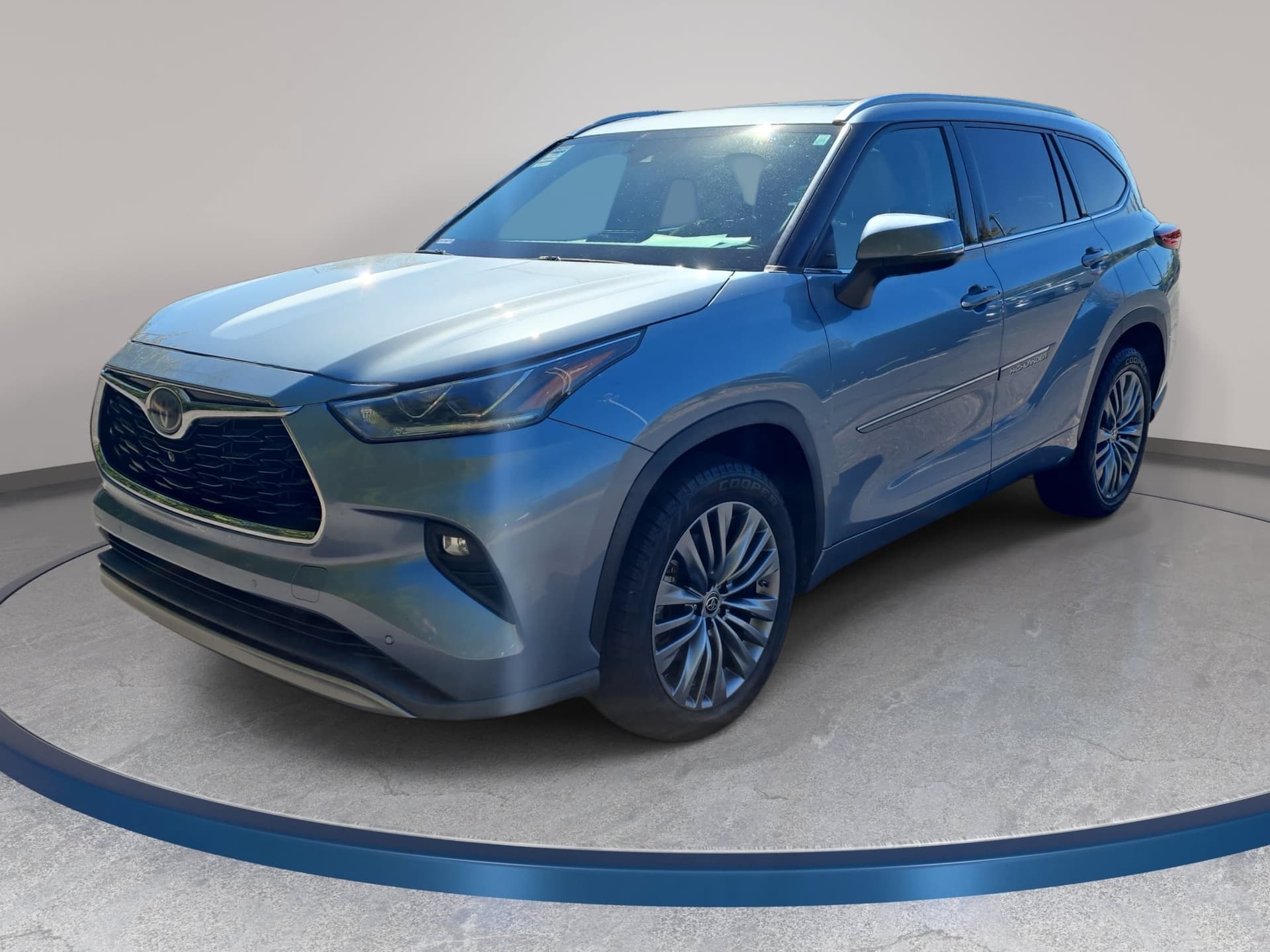 2020 Toyota Highlander Platinum — photo 1 of 35