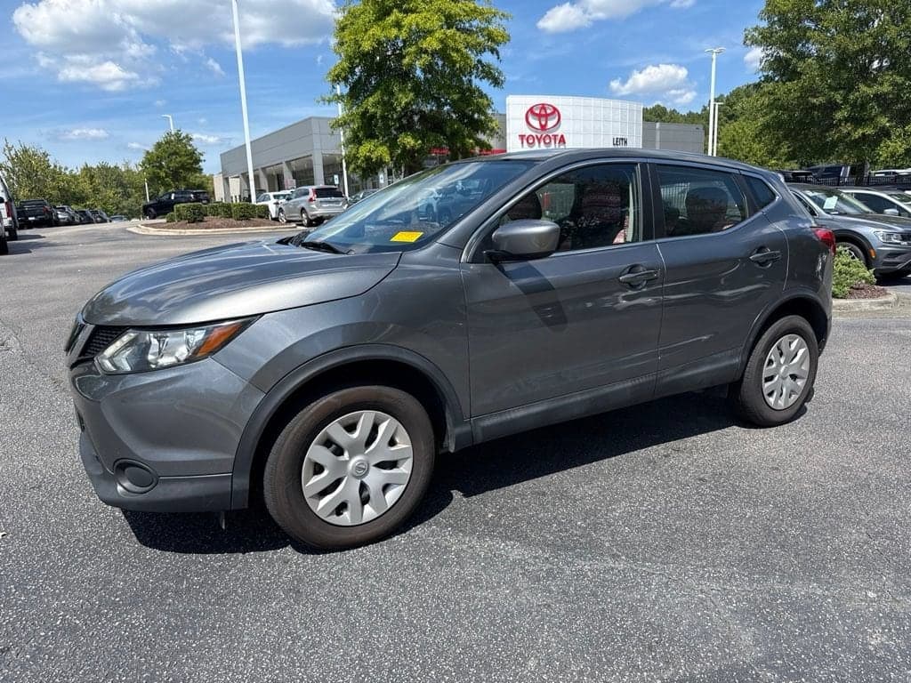 2019 Nissan Rogue Sport S — photo 1 of 13
