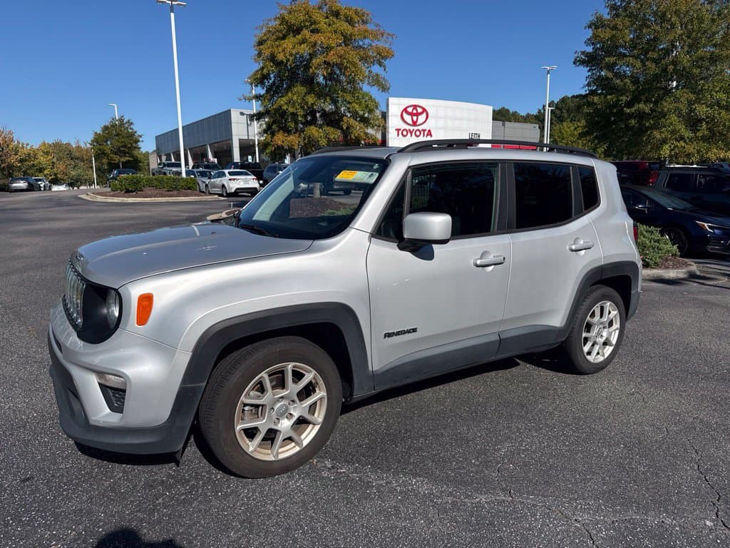 2020 Jeep Renegade Latitude — photo 1 of 13