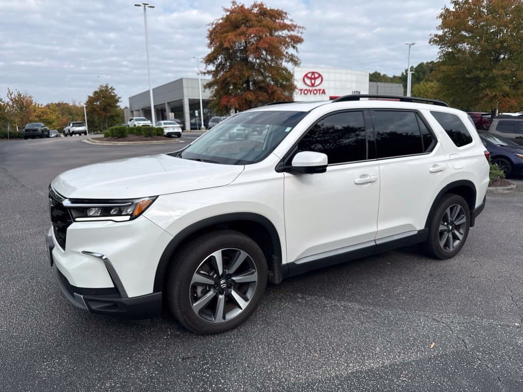 2025 Honda Pilot Elite — photo 1 of 13