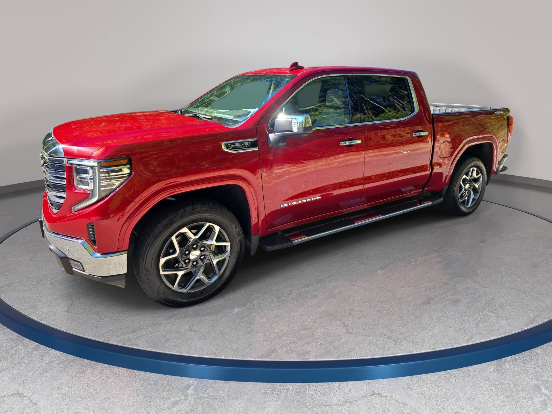 2025 GMC Sierra 1500 SLT — photo 1 of 32