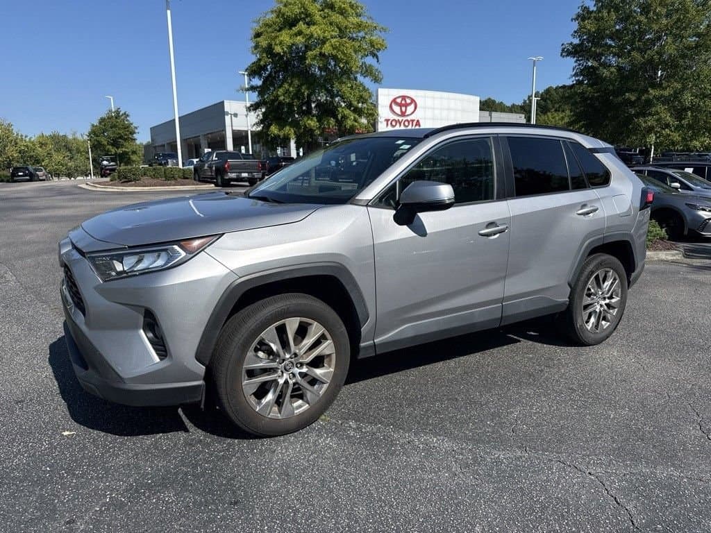 2021 Toyota RAV4 XLE Premium — photo 1 of 13