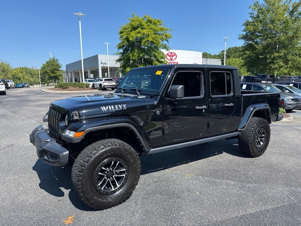 2022 Jeep Gladiator Sport — photo 1 of 13