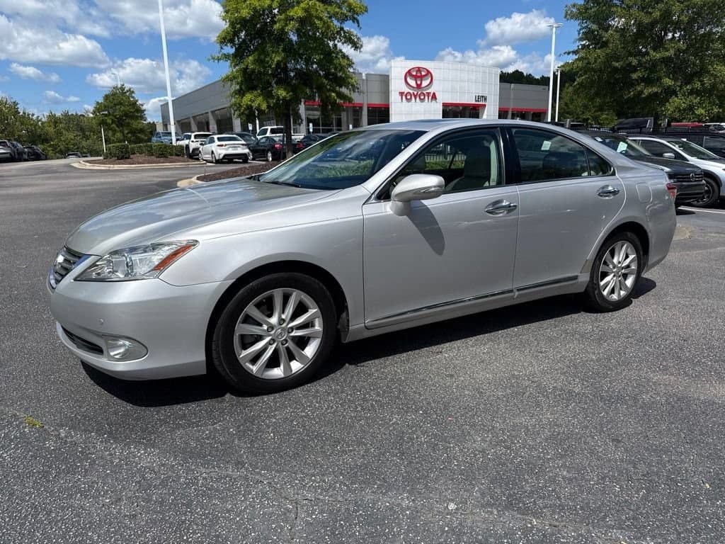 2010 Lexus ES 350 Base — photo 1 of 13