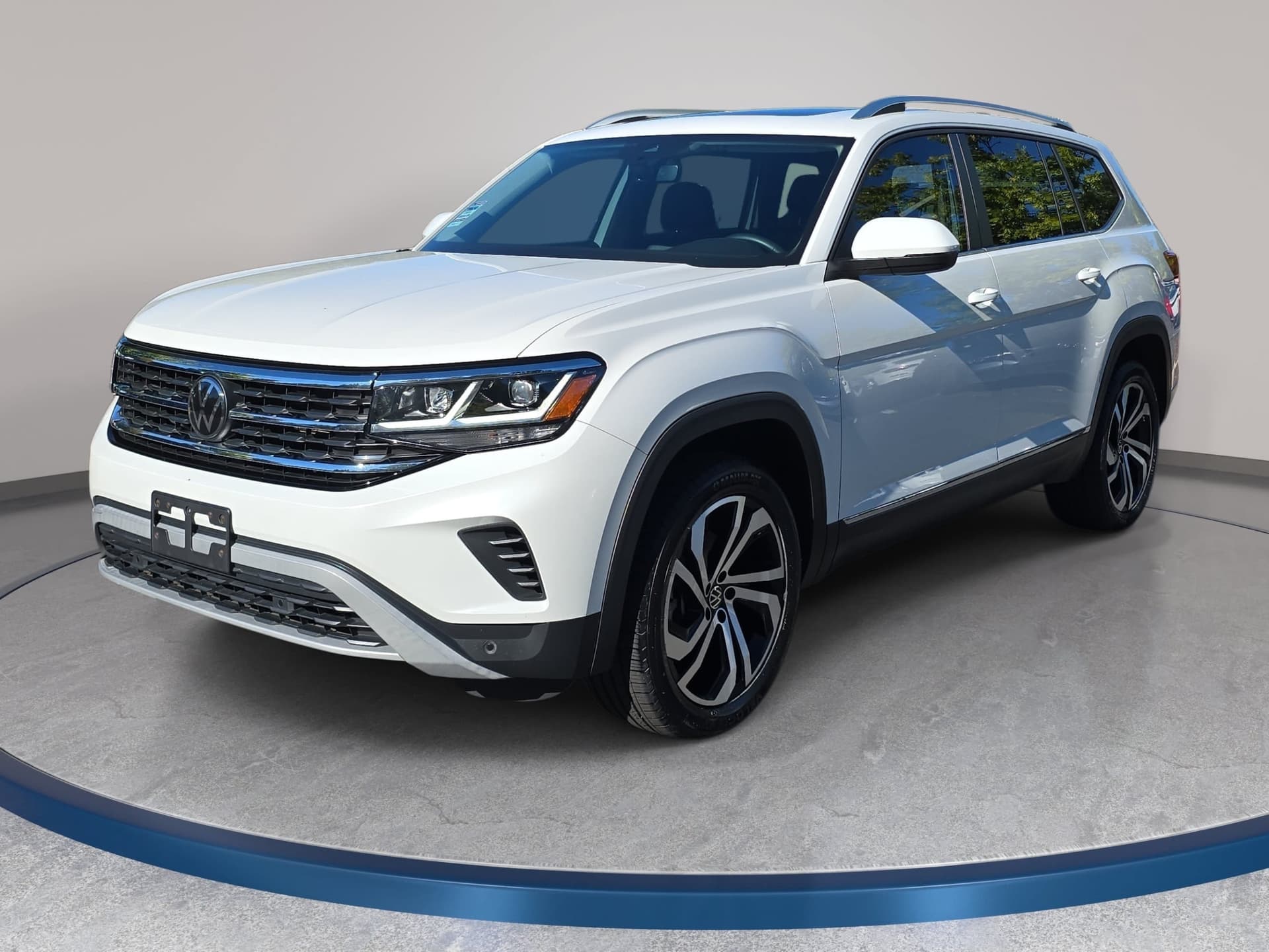 2023 Volkswagen Atlas 3.6L V6 SEL — photo 1 of 37