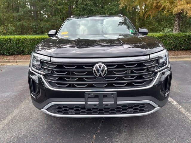2024 Volkswagen Atlas Cross Sport 2.0T SE w/Technology — photo 1 of 13