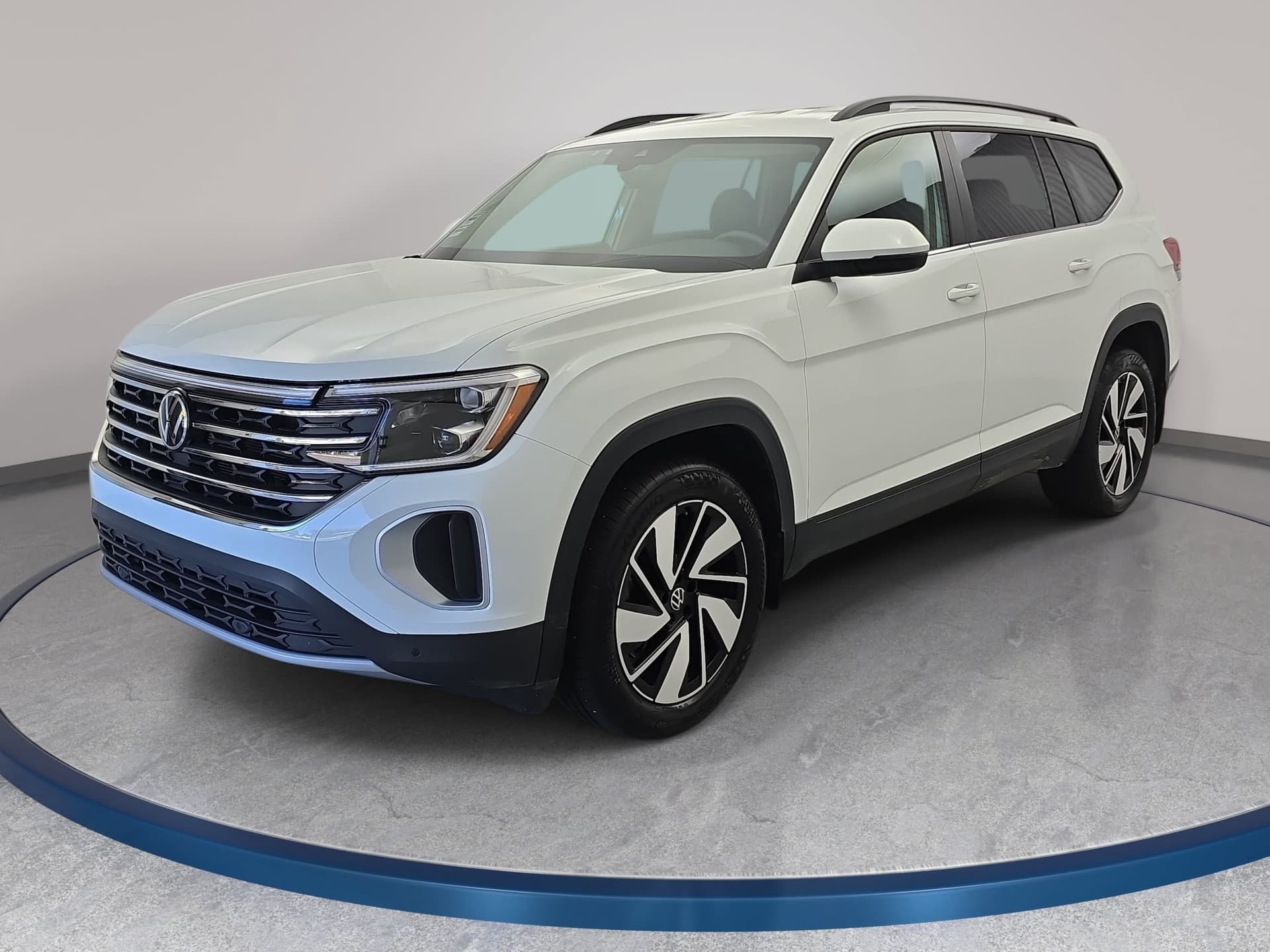 2024 Volkswagen Atlas 2.0T SE w/Technology — photo 1 of 36