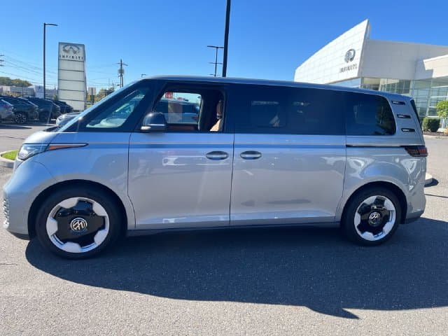 2025 Volkswagen ID. Buzz Pro S — photo 1 of 7