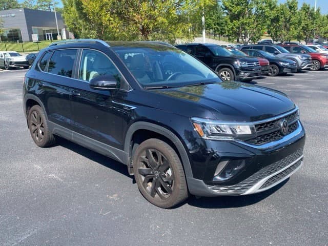 2024 Volkswagen Taos SE — photo 1 of 14