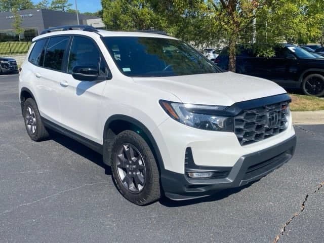 2024 Honda Passport TrailSport — photo 1 of 14