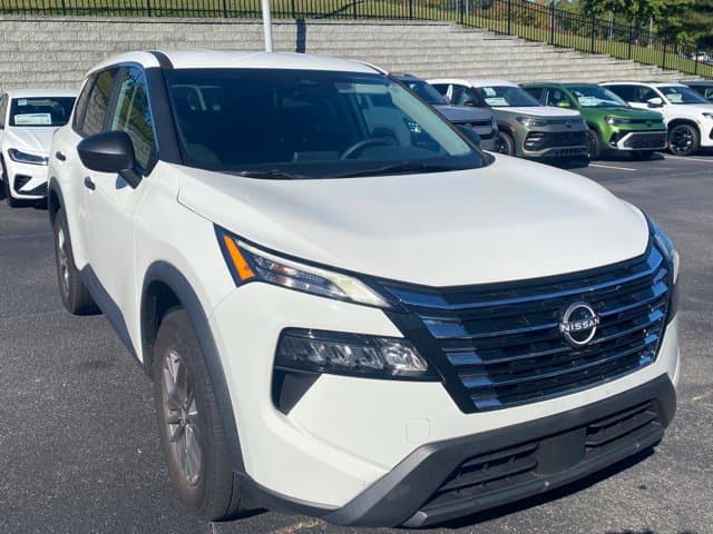 2025 Nissan Rogue S — photo 1 of 14