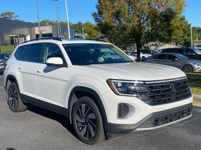 2024 Volkswagen Atlas 2.0T SE w/Technology — photo 1 of 14