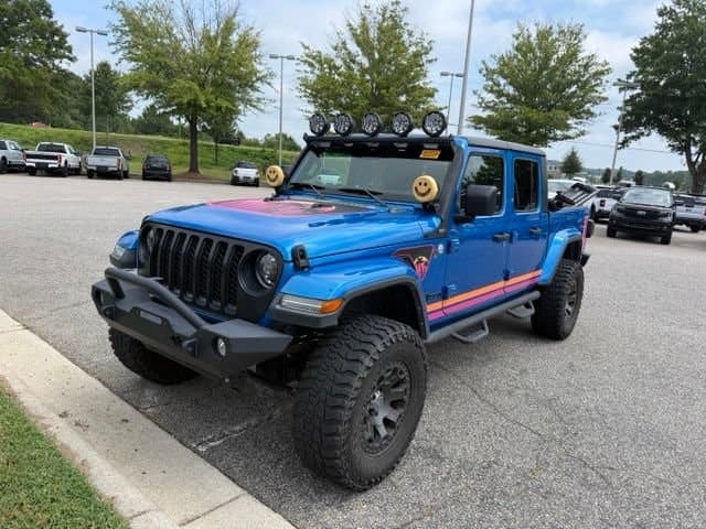 2023 Jeep Gladiator Overland — photo 1 of 13