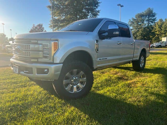 2019 Ford Super Duty F-250 SRW Platinum — photo 1 of 18