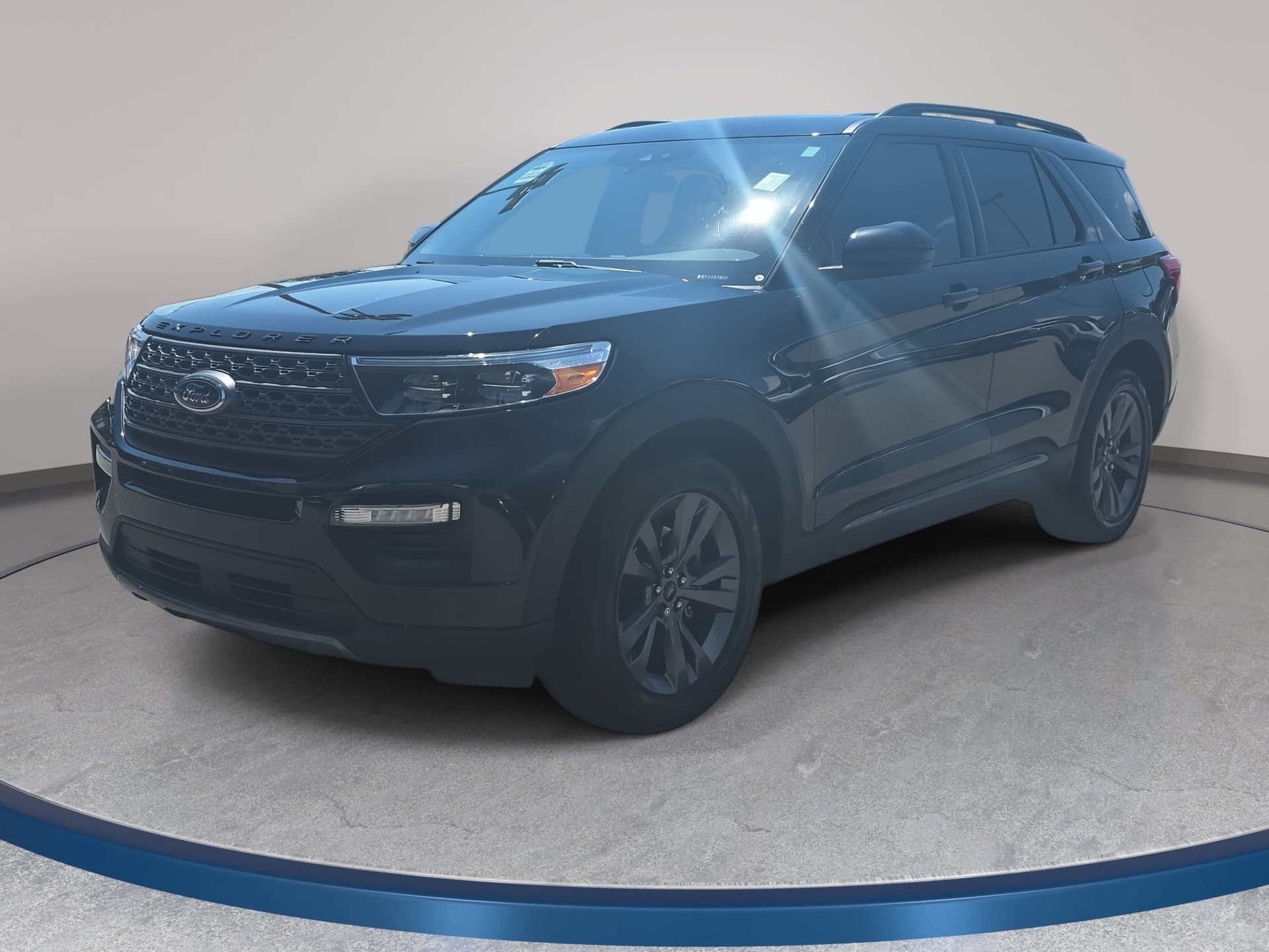 2023 Ford Explorer XLT — photo 1 of 35